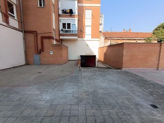 Garaje en venta en Pº Zorrilla - Cuatro de Marzo en Valladolid