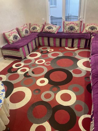 Salón Marroquí Morado y Rojo y la alfombra tambien