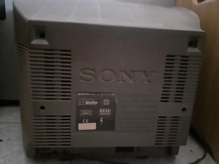 TV Sony Trinitron AVERIADA