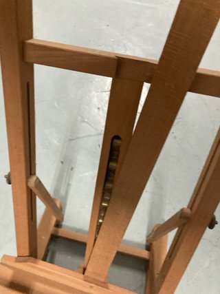 Caballete de sobremesa para pintura