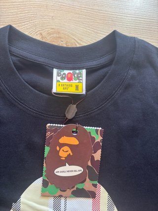 Camiseta BAPE x Burberry Talla M Negra Multicolor