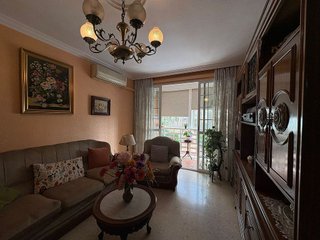 Piso en alquiler en Cruz Roja en Sevilla