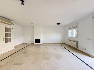 Casa adosada en alquiler en Zona Pueblo en Pozuelo de Alarcón