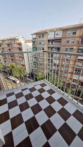 Piso en alquiler en Peñamefecit - Avda Barcelona en Jaén