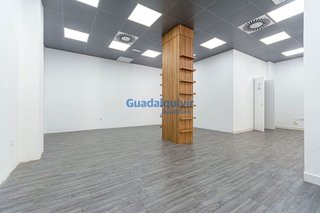 Local comercial en alquiler en La Buhaira en Sevilla