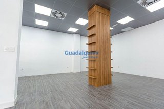 Local comercial en alquiler en La Buhaira en Sevilla