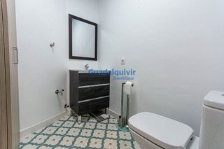Local comercial en alquiler en La Buhaira en Sevilla
