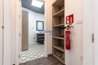 Local comercial en alquiler en La Buhaira en Sevilla