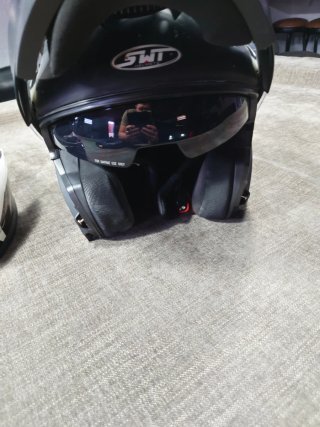 Casco de moto y chaqueta moto