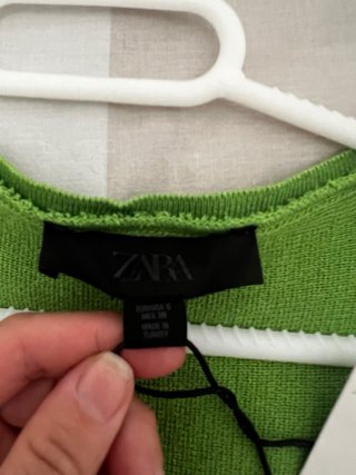 Top Zara Peplum Verde Talla S