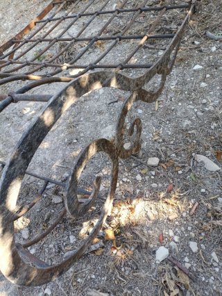 Reja/Balcón Hierro Forjado Antiguo pecho de palomo