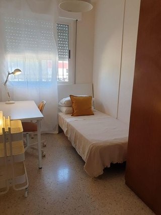 Piso en alquiler en Tres Huertas - El Torrejón - El Cerezo en Sevilla