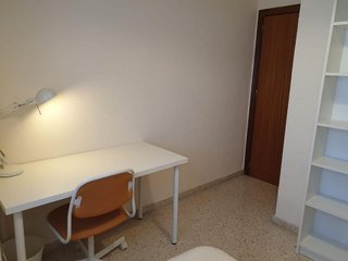 Piso en alquiler en Tres Huertas - El Torrejón - El Cerezo en Sevilla