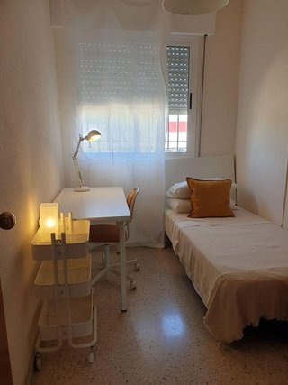 Piso en alquiler en Tres Huertas - El Torrejón - El Cerezo en Sevilla