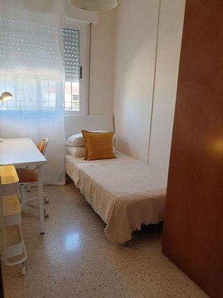 Piso en alquiler en Tres Huertas - El Torrejón - El Cerezo en Sevilla