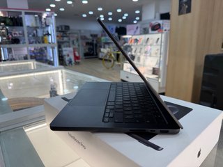 MacBook Pro M4 Apple Negro