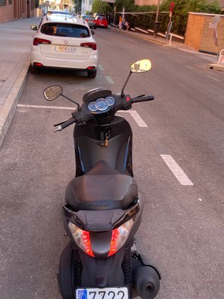 Piaggio Beverly 300 gris - Muy cuidada