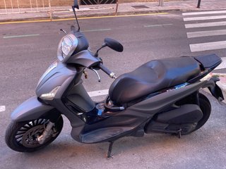 Piaggio Beverly 300 gris - Muy cuidada