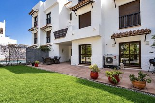 Piso en venta en El Padrón - El Velerín - Voladilla en Estepona