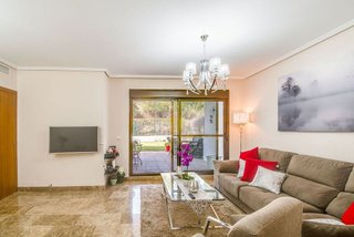 Piso en venta en El Padrón - El Velerín - Voladilla en Estepona