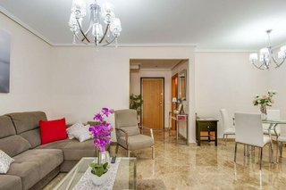 Piso en venta en El Padrón - El Velerín - Voladilla en Estepona