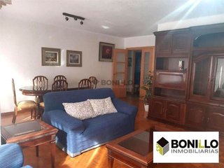 Piso en alquiler en Ensanche en Teruel