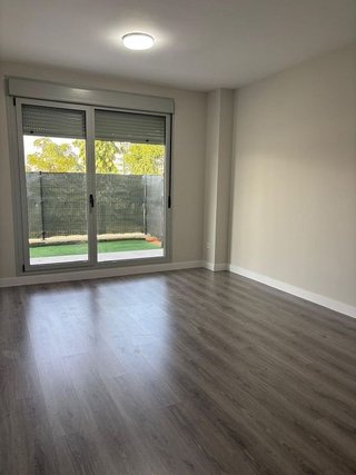 Piso en alquiler en Parque Alcosa - Jardines del Edén en Sevilla