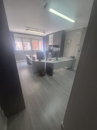 Oficina en alquiler en Milán - Pumarín - Teatinos en Oviedo