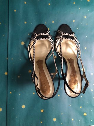 Zapatos de fiesta Magrit negros y dorados