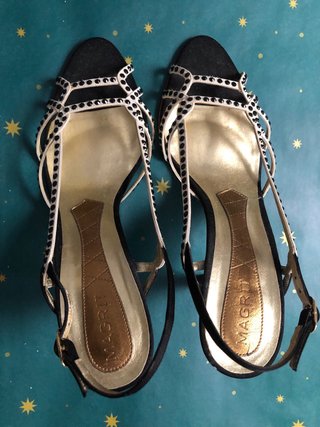 Zapatos de fiesta Magrit negros y dorados