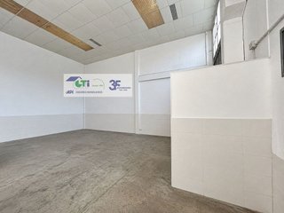 Nave industrial en venta en Barrio Torrero en Zaragoza