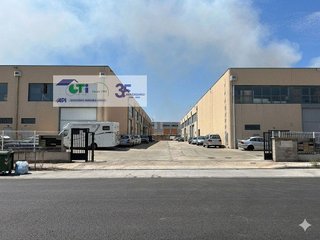 Nave industrial en venta en Barrio Torrero en Zaragoza