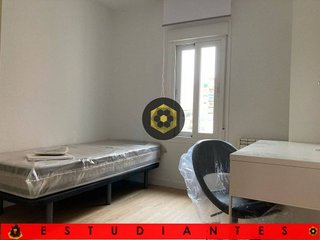 Piso en alquiler en Polígono Cartuja – La Paz en Granada