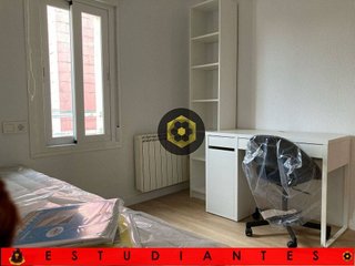 Piso en alquiler en Polígono Cartuja – La Paz en Granada