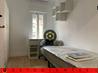 Piso en alquiler en Polígono Cartuja – La Paz en Granada