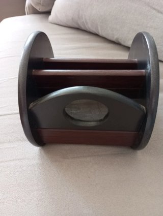 Organizador de mandos de madera