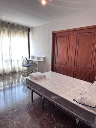 Piso en alquiler en La Buhaira en Sevilla