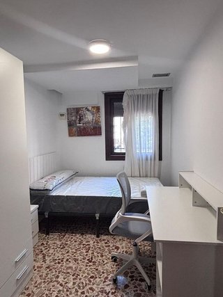 Piso en alquiler en La Buhaira en Sevilla