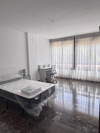 Piso en alquiler en La Buhaira en Sevilla