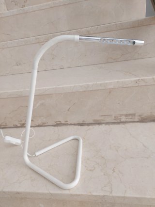 Lámpara Escritorio LED Blanca y Plateada