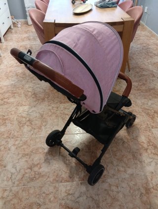 Silla de paseo MoMi rosa y negra