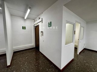 Oficina en venta en Sant Antoni en Barcelona