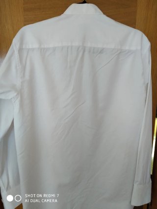 Camisa hombre cuello pajarita blanca con rayitas