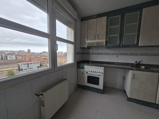 Piso en alquiler en Pumarín en Gijón