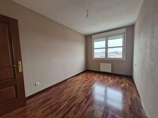 Piso en alquiler en Pumarín en Gijón