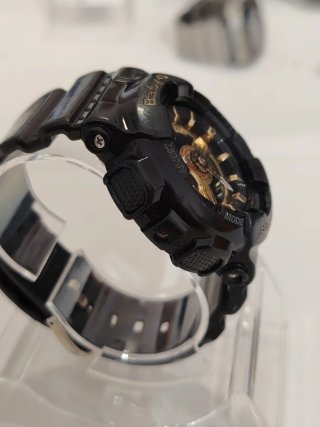 Casio Baby-G BA-110 Negro y Dorado