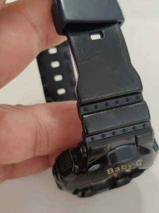 Casio Baby-G BA-110 Negro y Dorado