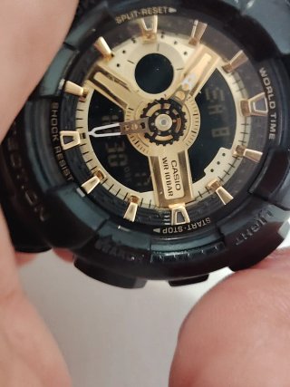 Casio Baby-G BA-110 Negro y Dorado
