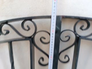 Reja doble hoja hierro macizo acceso piscina/casa