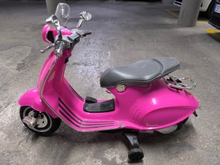 Moto Vespa Niña Rosa